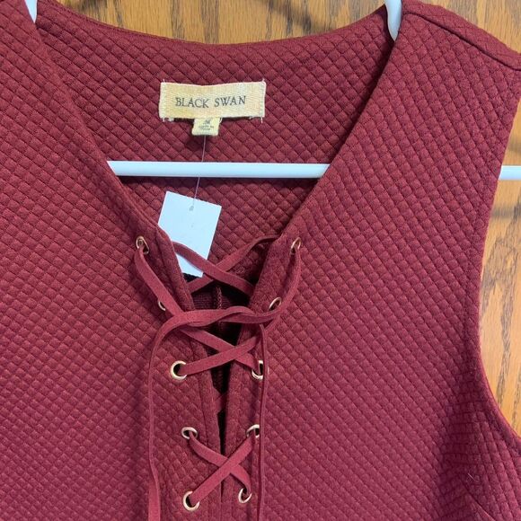 Black Swan Women's Shift Dress Burgundy Quilted Lace Up Medium - Picture 5 of 6